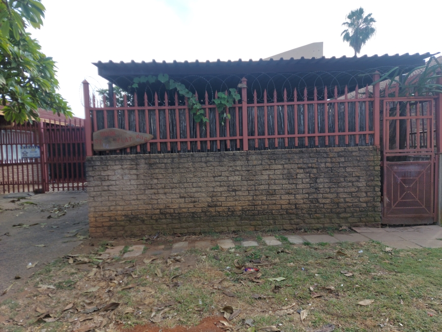 1 Bedroom Property for Sale in Rustenburg Central North West